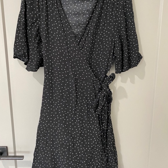 All size small - Picture 10 of 16